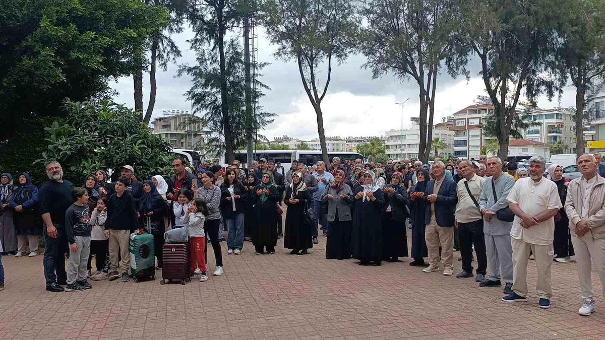 Manavgatlı hacı adayları kutsal topraklara uğurlandı