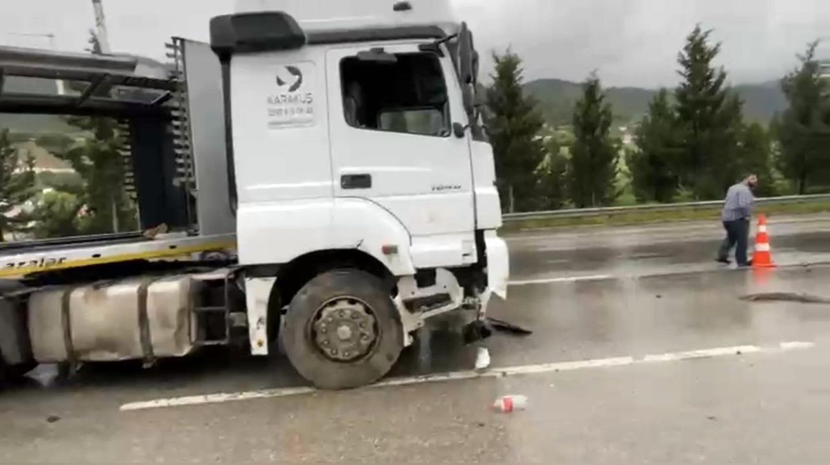 Osmaniye'de Tır Yoldan Çıktı: Boş Olduğu İçin Facia Önlendi