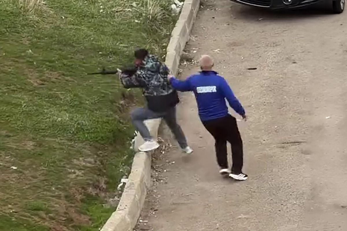 Eşinin sosyal medya açmasına sinirlenip pompalı tüfekle dehşet saçtı