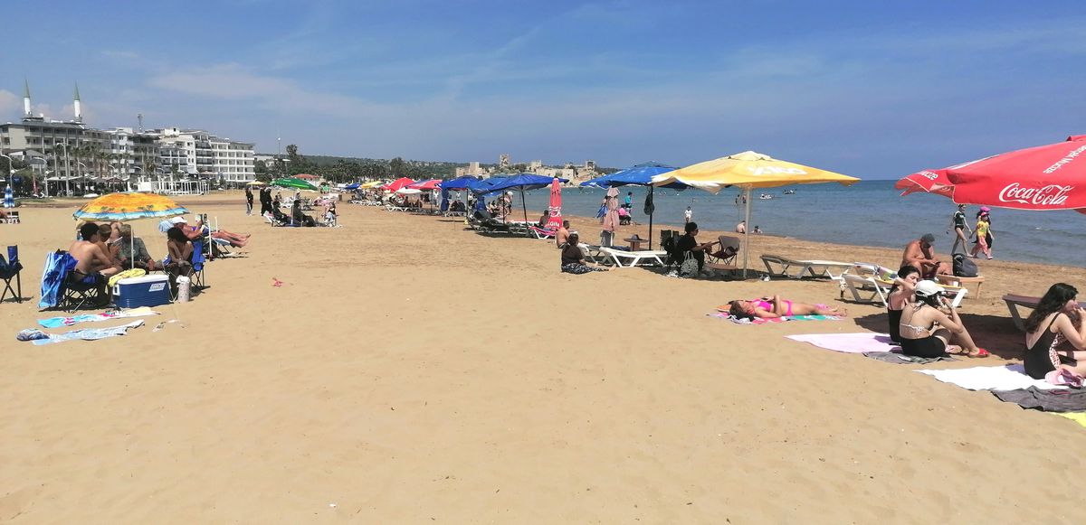 Mersin Kızkalesi'nde Hava Sıcaklığı 26 Dereceyi Buldu, Hafta Sonu Yoğunluk Yaşandı