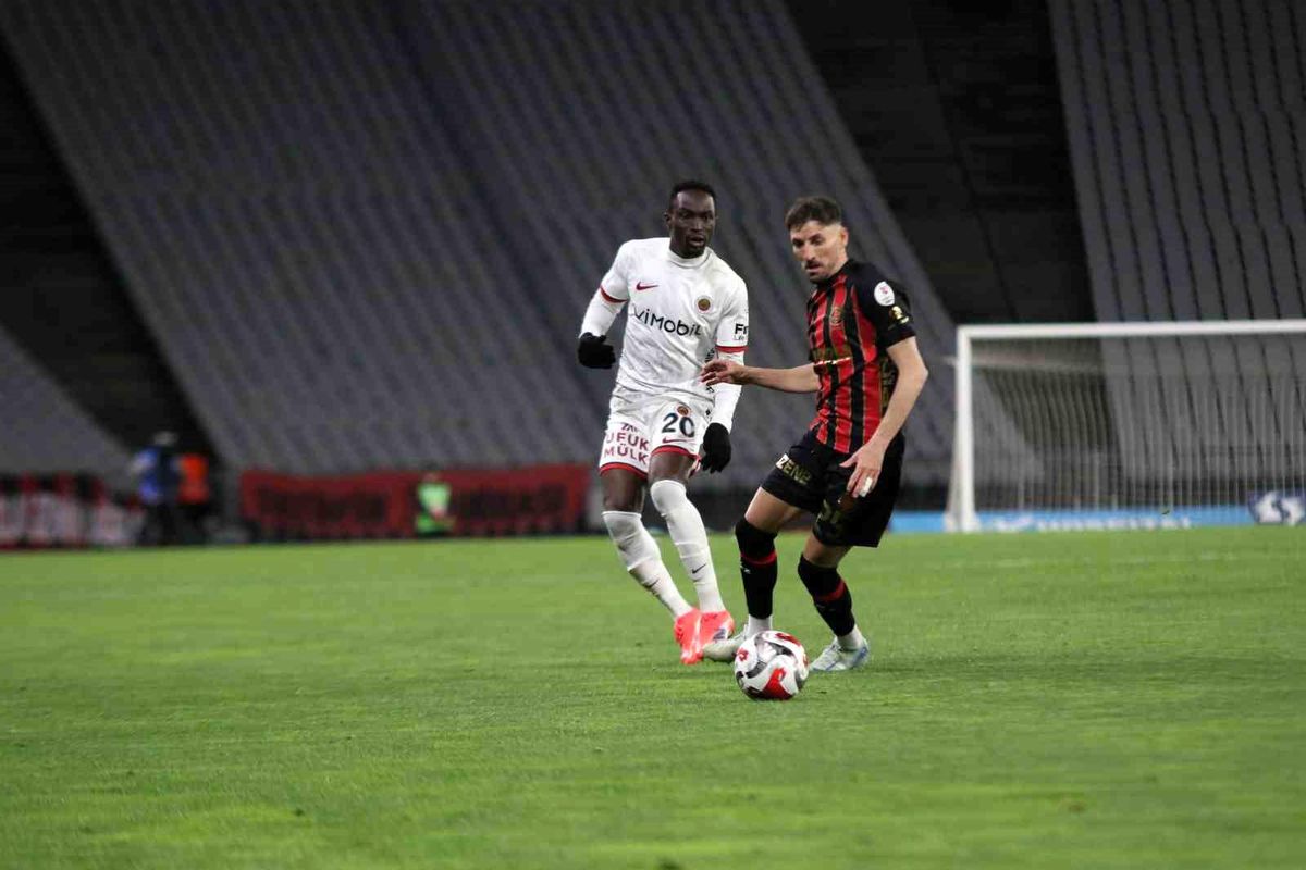 Trendyol Süper Lig: Fatih Karagümrük: 1 Gençlerbirliği: 0 (Maç sonucu)