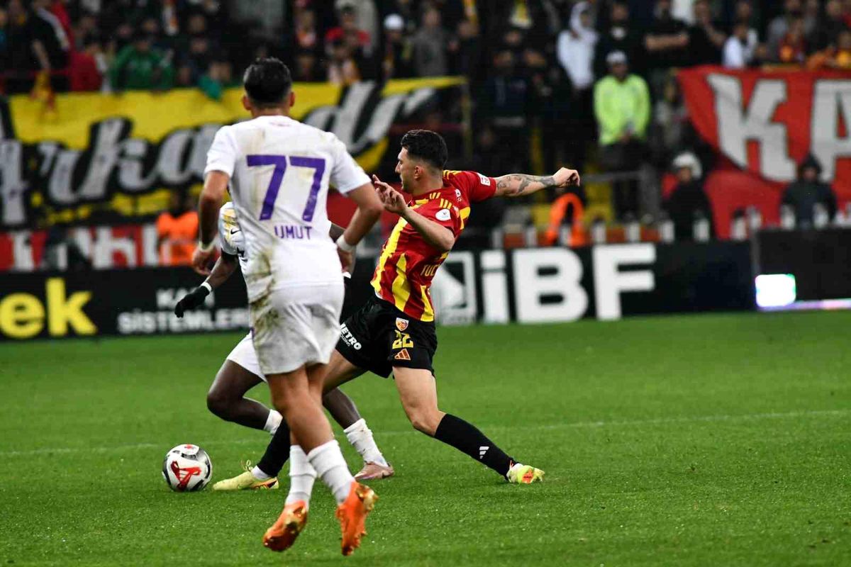 Trendyol Süper Lig: Kayserispor: 0 Eyüpspor: 1 (İlk yarı)