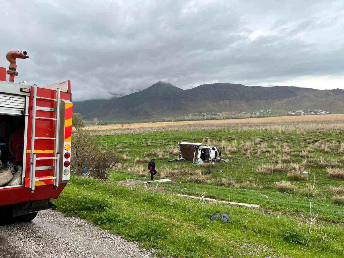 Van'ın Gevaş ilçesinde trafik kazası: 2 yaralı