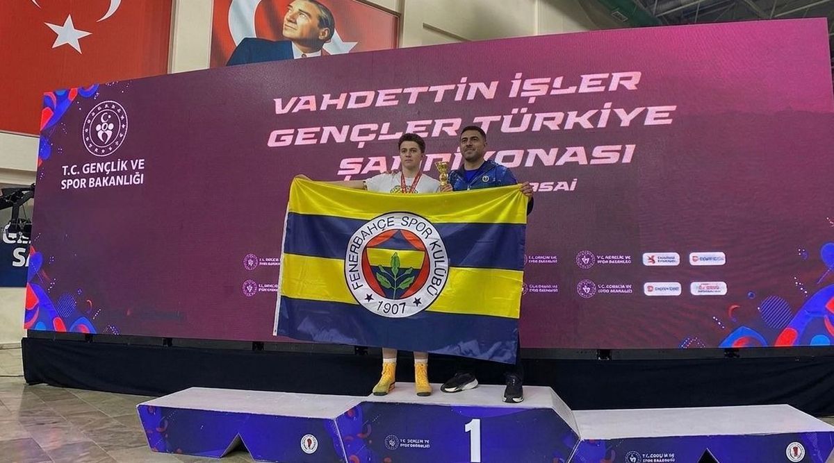 Bursa'da 18 yaşındaki genç boksör Türkiye şampiyonu oldu