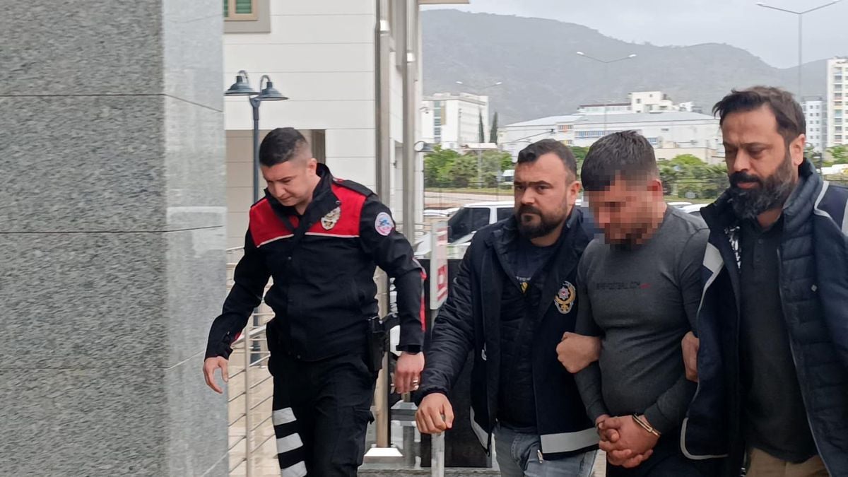Adana'da cinayet zanlısı adliyeye sevk edildi