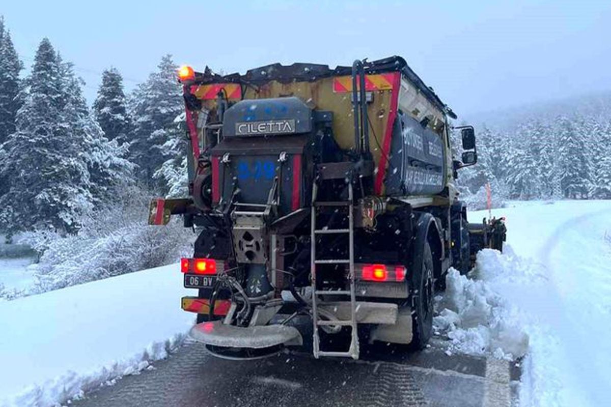 Ankara'da kar yağışı etkili oldu