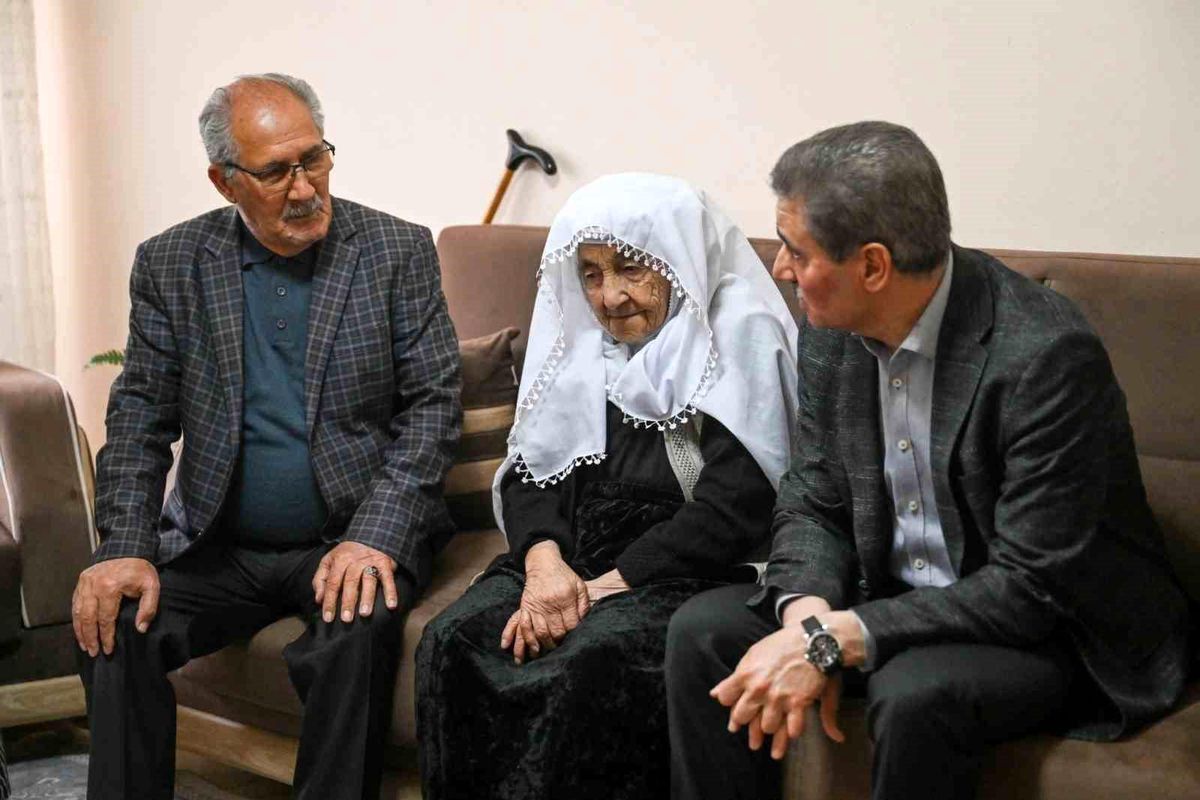 Asırlık çınara ve kahraman gazilere vefa ziyareti