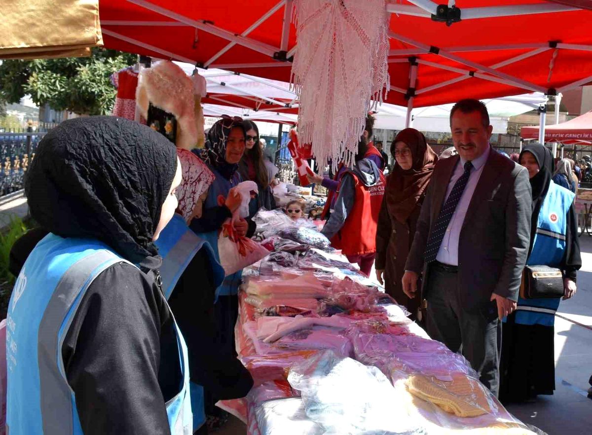 Bilecik'te 'İki İnsan Bir Hayat: Aile' temalı 'Hayır Çarşısı' açıldı