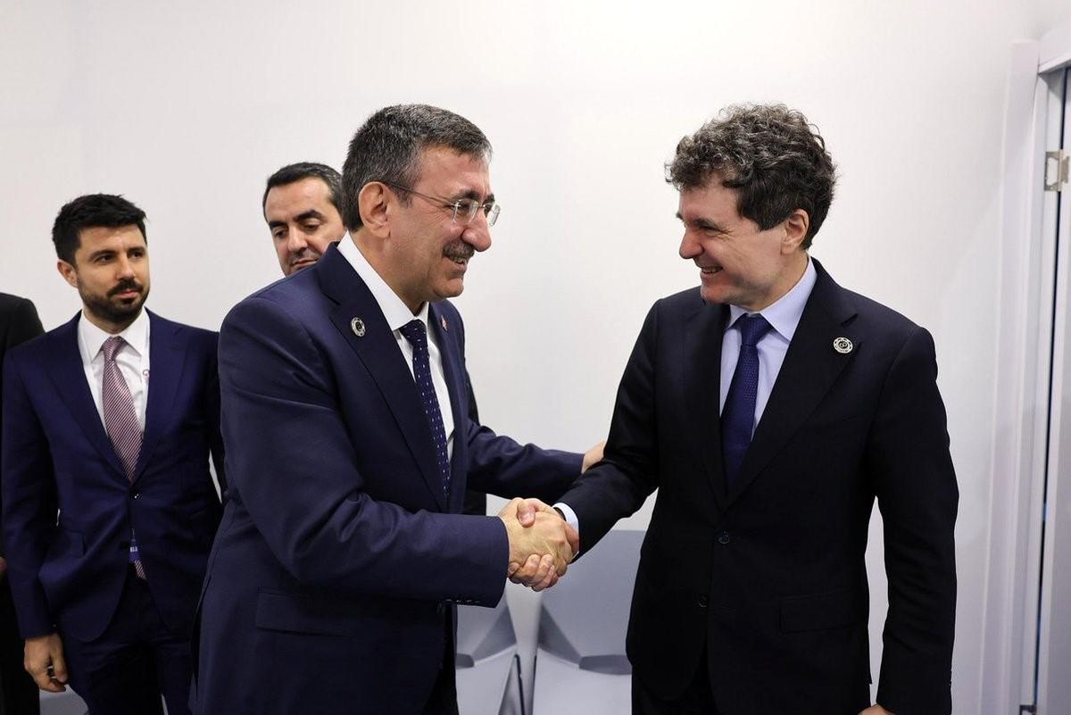 Cumhurbaşkanı Yardımcısı Yılmaz, Romanya Cumhurbaşkanı Dan'la görüştü