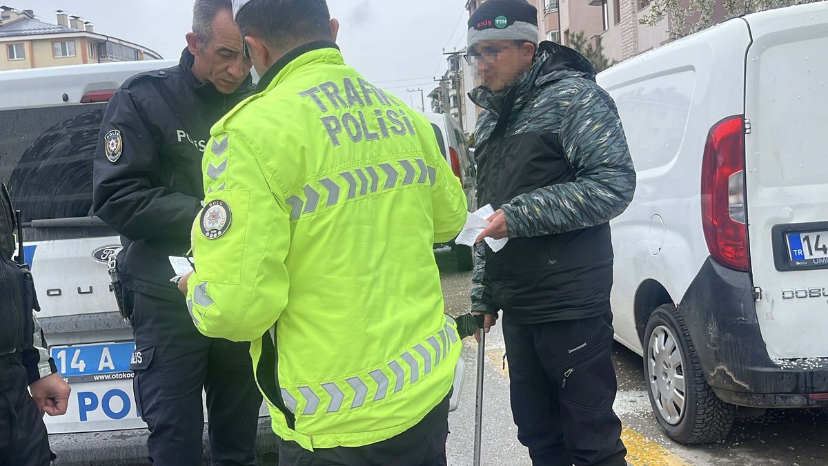 Ehliyeti daha önce iptal edilen sürücünün kullandığı aracın çarptığı yaya yaralandı