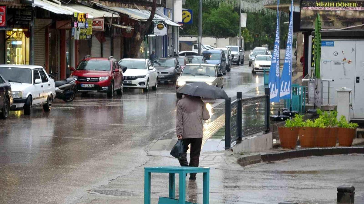 Kilis'te kuvvetli yağış ve sis etkili oldu