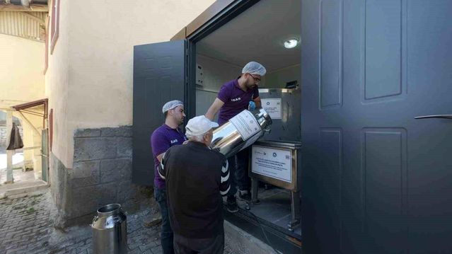 Kırsalda süt üreticilerinin emeği kazanca dönüşüyor