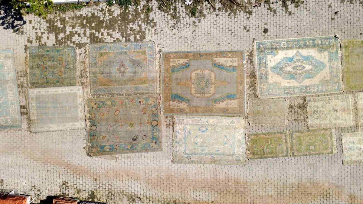 Manisa'da yollara serilen halılar Avrupa saraylarını süslüyor