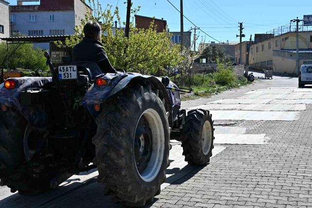 manisa da yollara serilen halilar avrupa 4 19800966 o