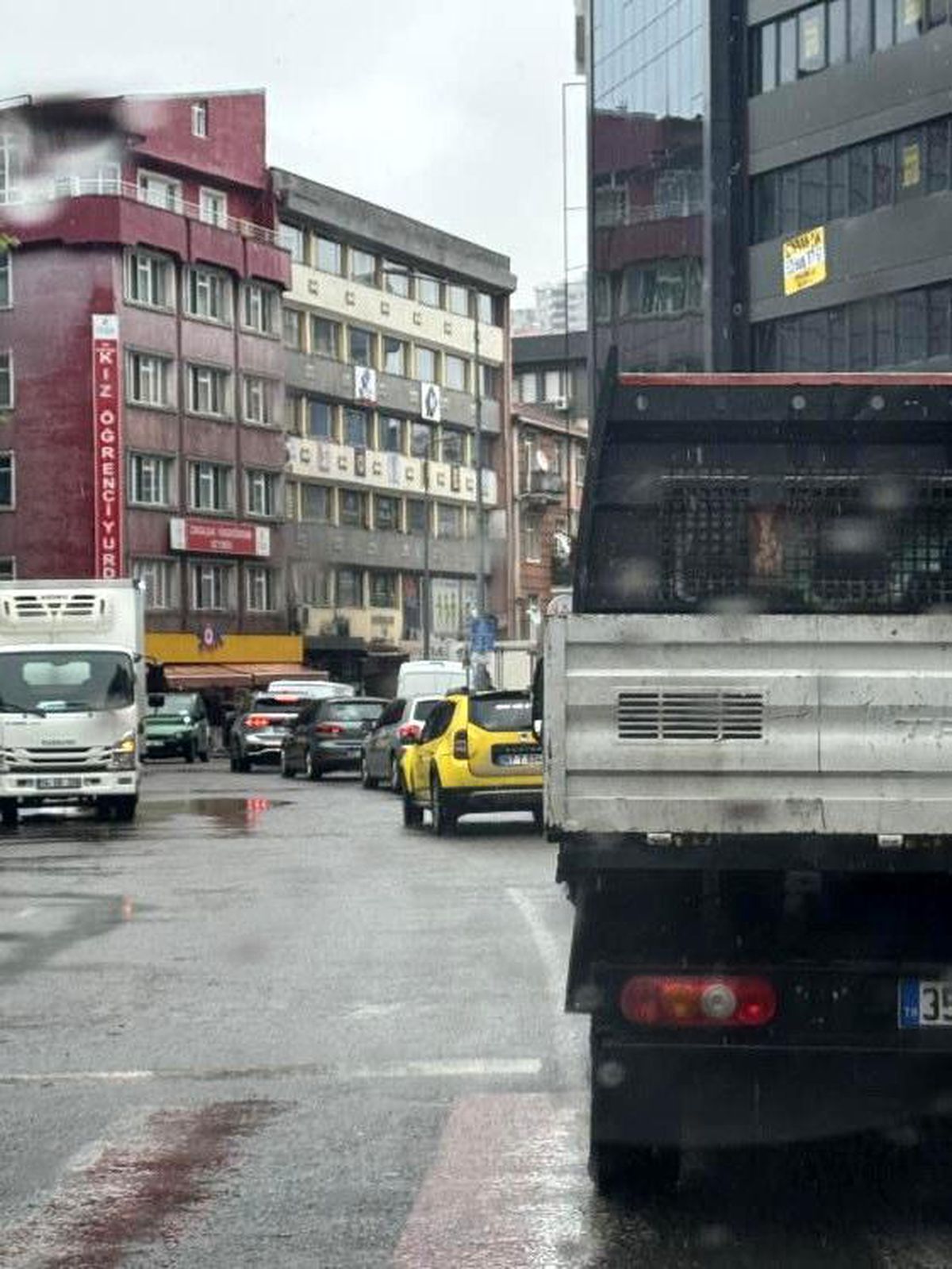 Metrelerce kuyruk oluştu