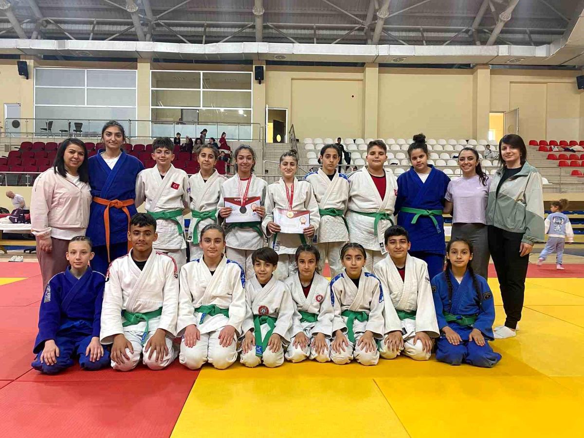 Salihlili judocular, Bilecik'ten madalyalarla döndü