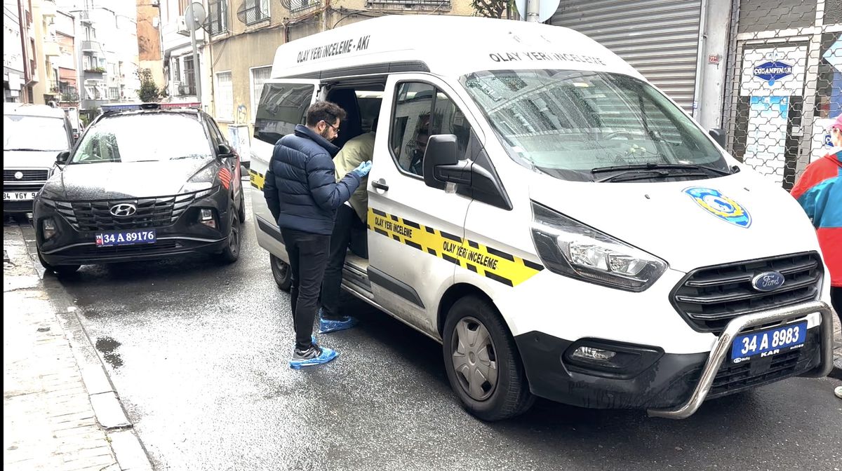 Şişli'de eski sevgilisinin evini bastı; kadının erkek arkadaşını 7 yerinden bıçakladı / Ek röportajla