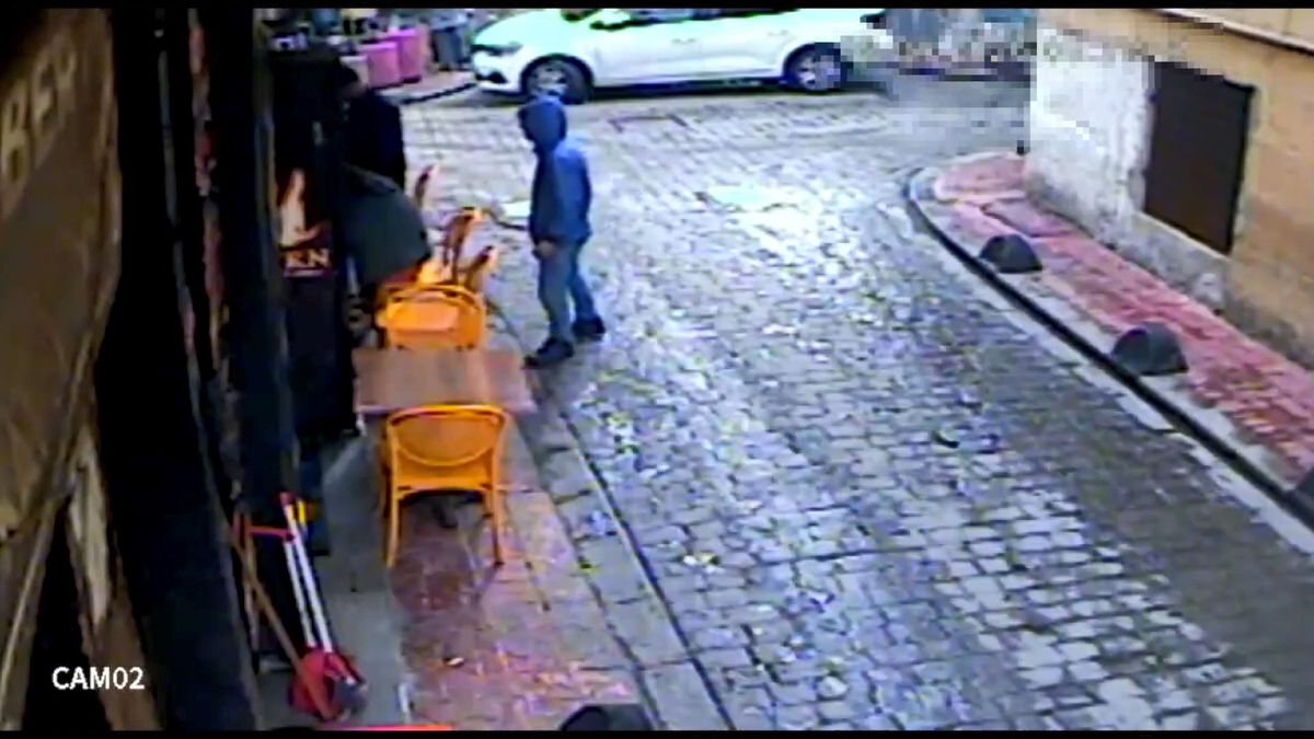 Taksim'de Kadının Cep Telefonu Çalındı, Şüpheli Tutuklandı