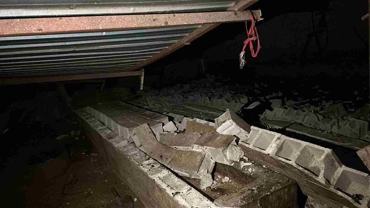 Viranşehir'de dev hortum kamerada: Ev ve ahırlar harabeye döndü