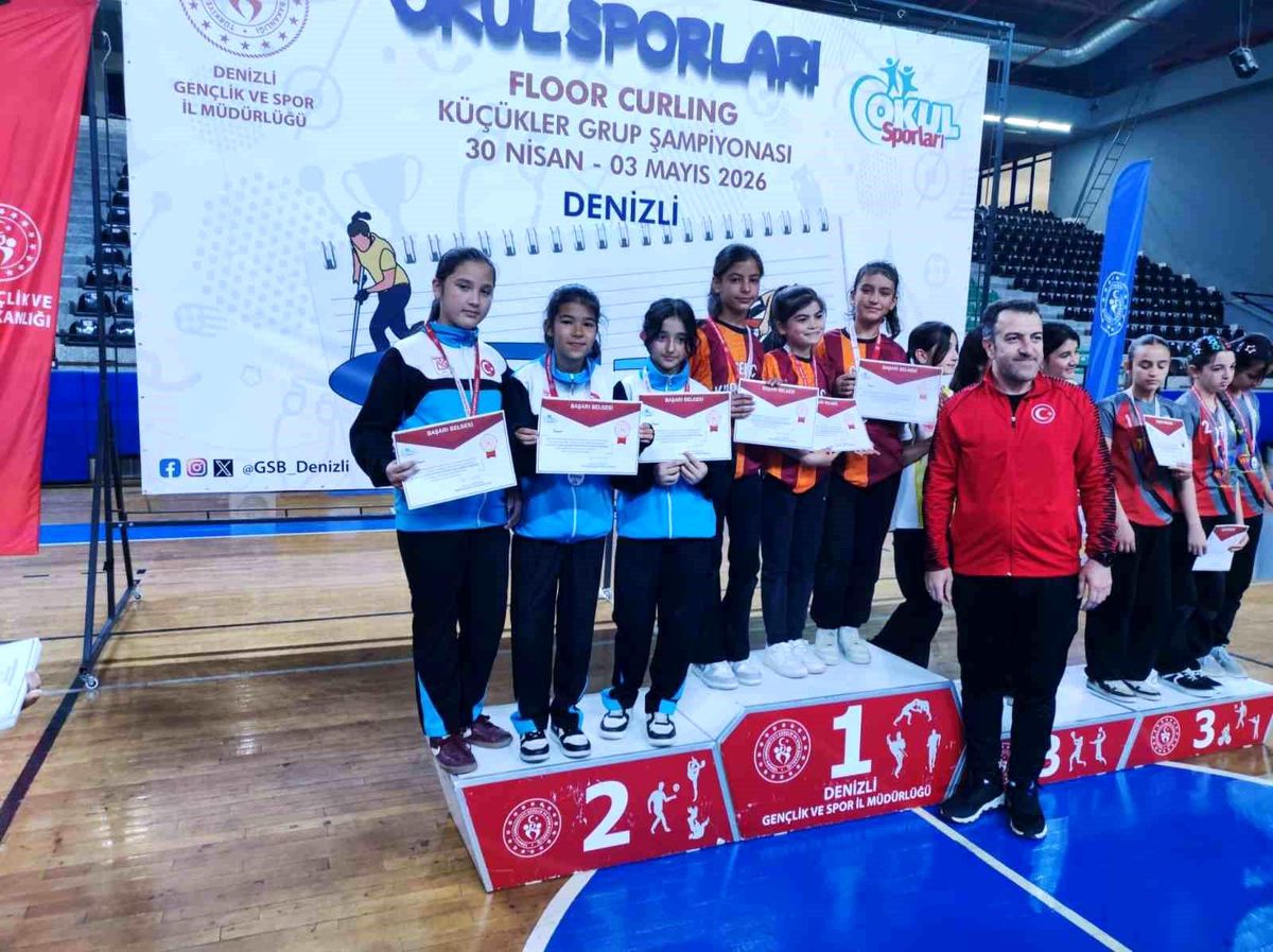 Yunus Emre Ortaokulu 'Floor Curling'de önemli başarı