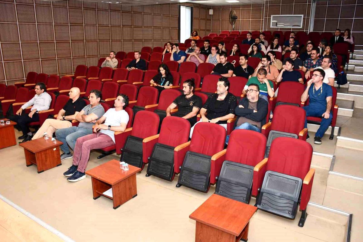 Alanya'da robotik cerrahi alanında simülasyon eğitimi verildi