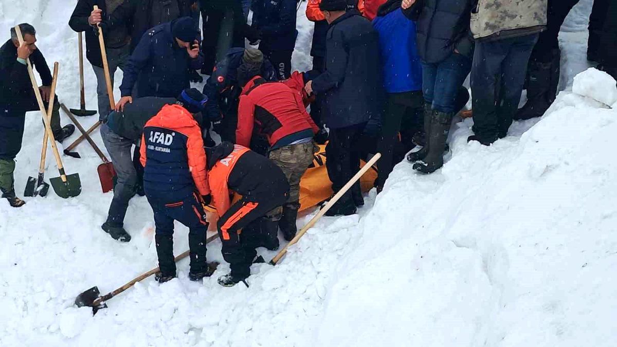 Artvin'de çığ altındaki Bülent Gezer'in cansız bedeni 4 ay sonra kar altından çıkarıldı