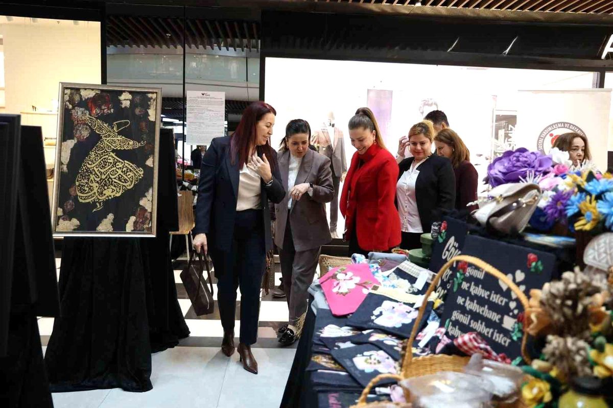 AVM'de el emeği ürünler sergilendi