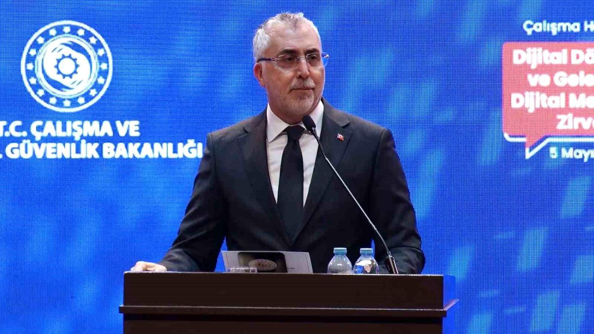 Bakan Işıkhan: "Hedefimiz, teknolojiyi milletimizin geleceğine hizmet eden unsur haline getirmektir"