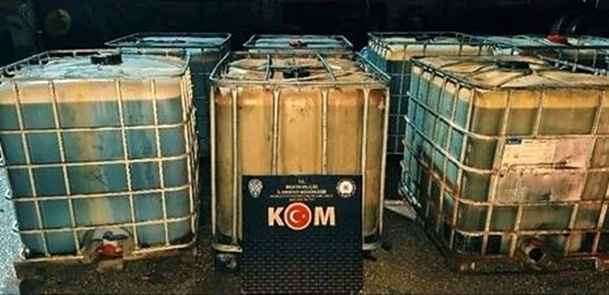 Bilecik'te arama yapılan tırda 5 bin 100 litre kaçak akaryakıt ele geçirildi