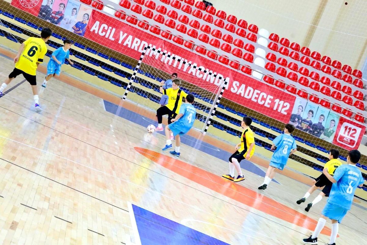 Bilecik'te futsal çeyrek final heyecanı sürüyor