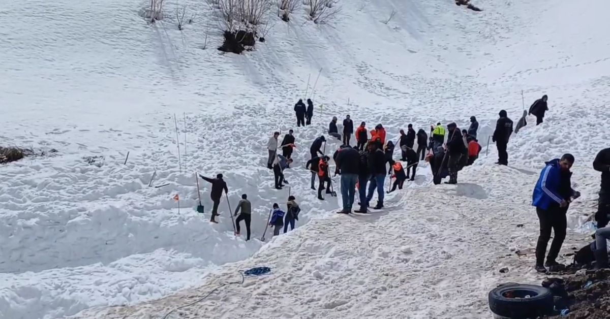Çığ altında kalan çoban için başlatılan arama çalışmaları 4'üncü gününde