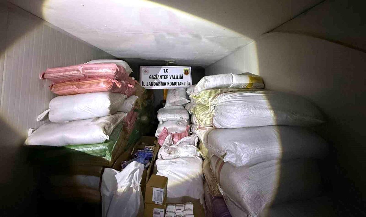 Gaziantep'te 6,8 milyon TL değerinde kaçak malzeme ele geçirildi
