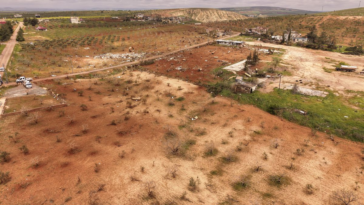 Gaziantep'te, fırtınada ağaçların devrildiği fıstık bahçelerindeki hasar dronla görüntülendi