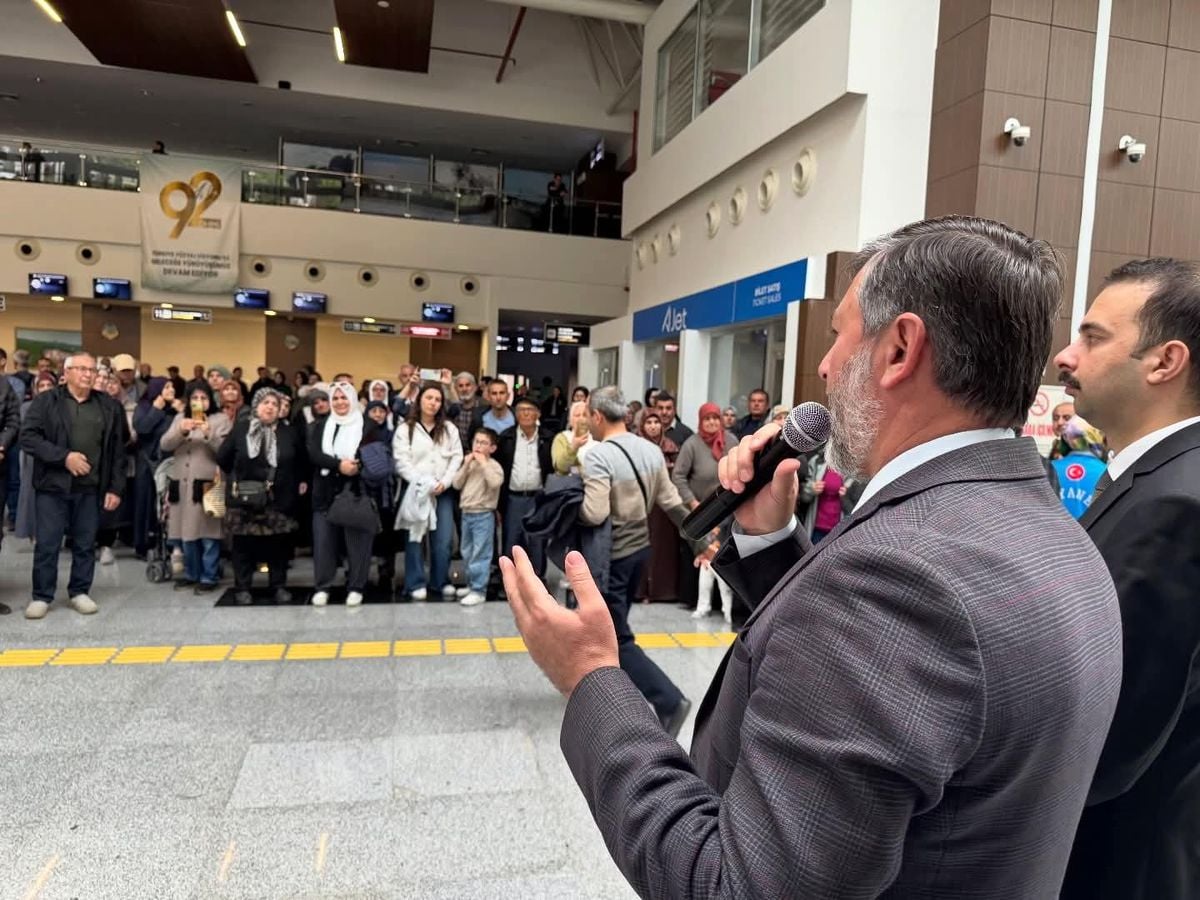 Hacı adayları Çanakkale'den kutsal topraklara uğurlandı