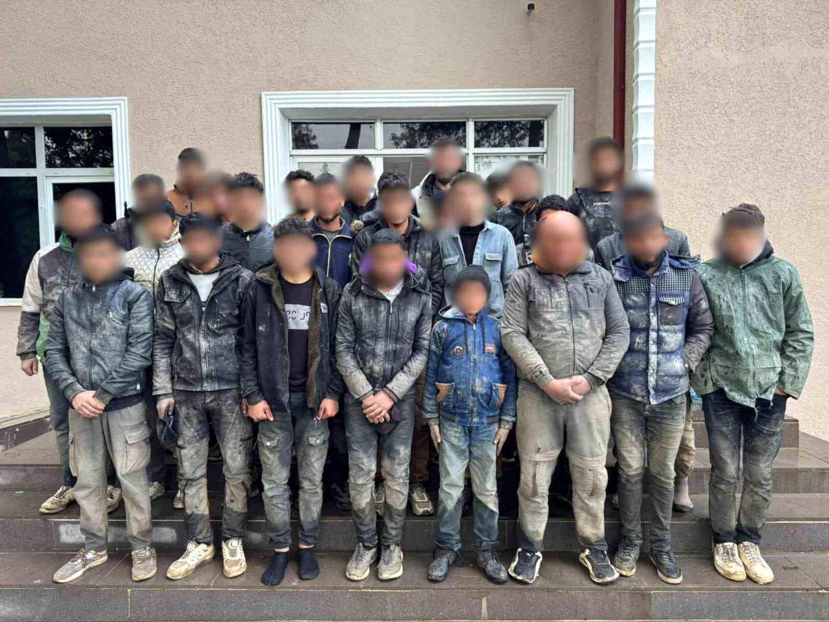 Hatay'da 37 kaçak göçmen yakalandı