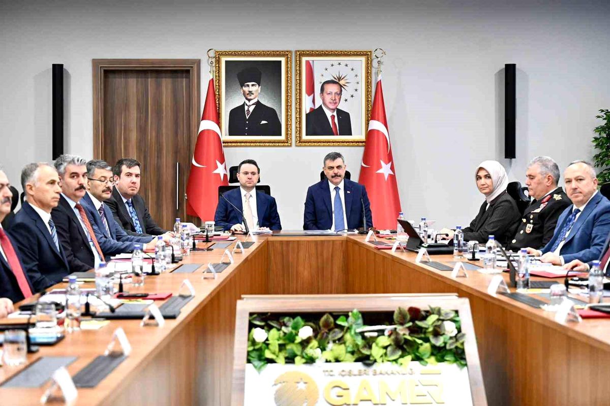 İçişleri Bakanı Mustafa Çiftçi ile Adalet Bakanı Akın Gürlek "Dolandırıcılıkla Mücadele Merkezi" hakkında ...