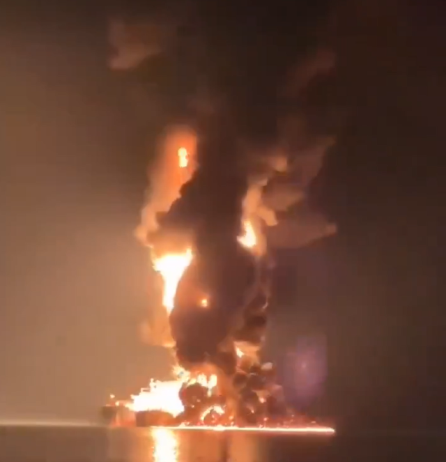 iranin baeye ait petrol tanker 19802740 8639 1 m