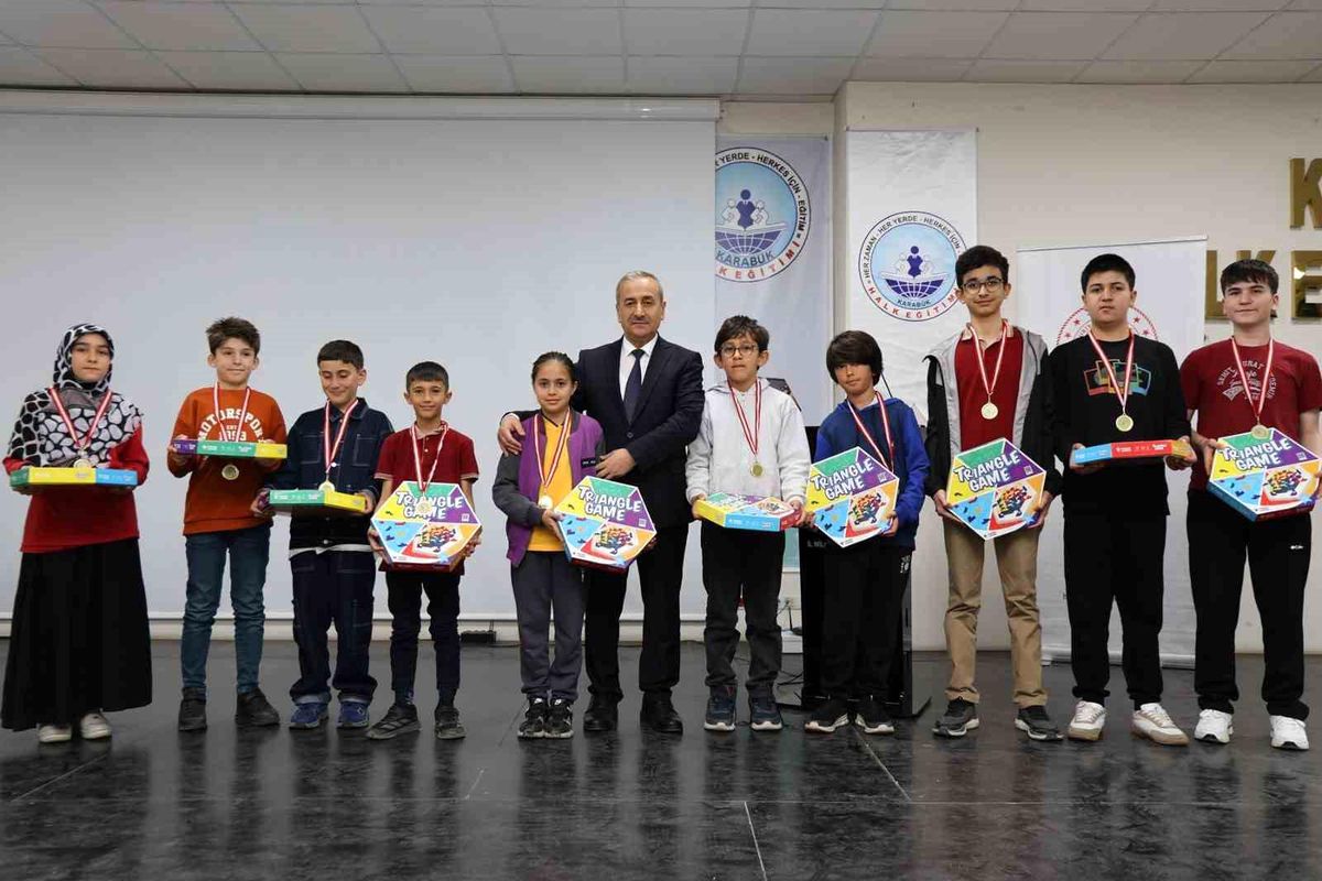 Karabük'te akıl ve zeka oyunları turnuvası düzenlendi