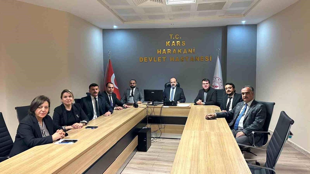 Kars'ta sağlık hizmetleri değerlendirildi: 2026 hedefleri masaya yatırıldı