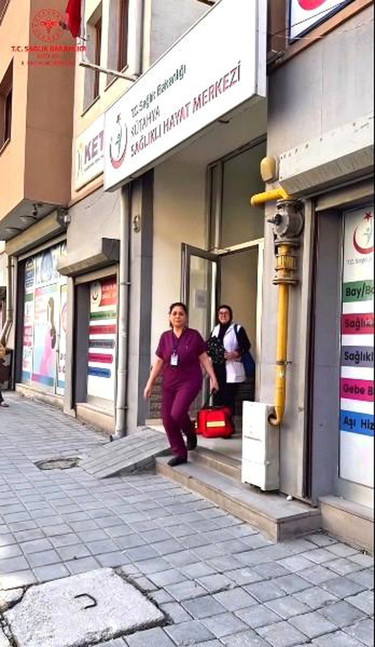 Kütahya'da "Her Gebeye Bir Ebe" programıyla evde sağlık hizmeti