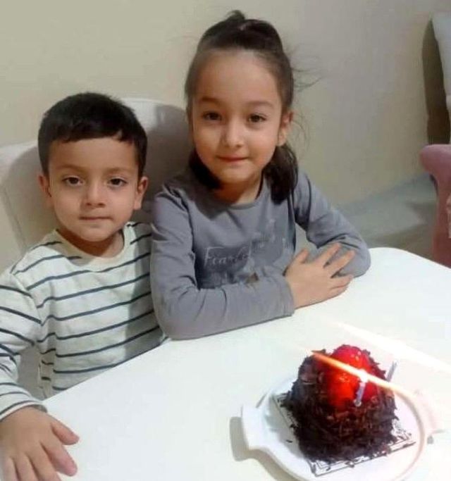 mersin de olen 2 kardesin cenazesi gozyaslari 11 19804121 o