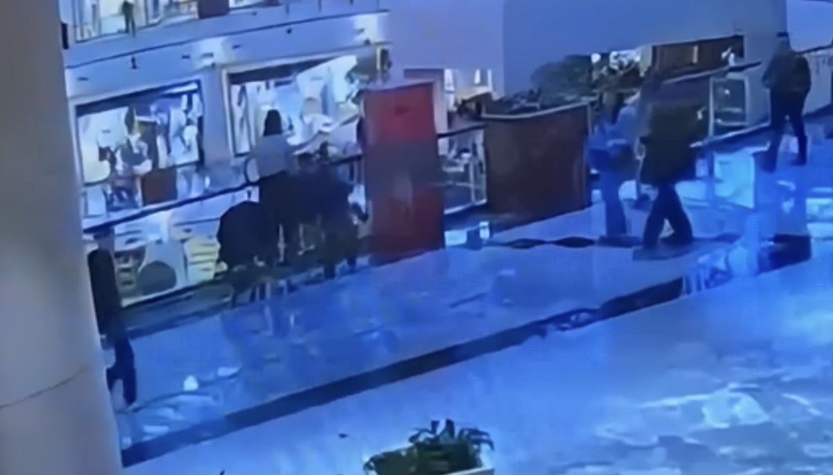 Sarıyer'de AVM'de çanta çalan 10 yaşındaki çocuk yakalandı: 92 suç kaydı çıktı