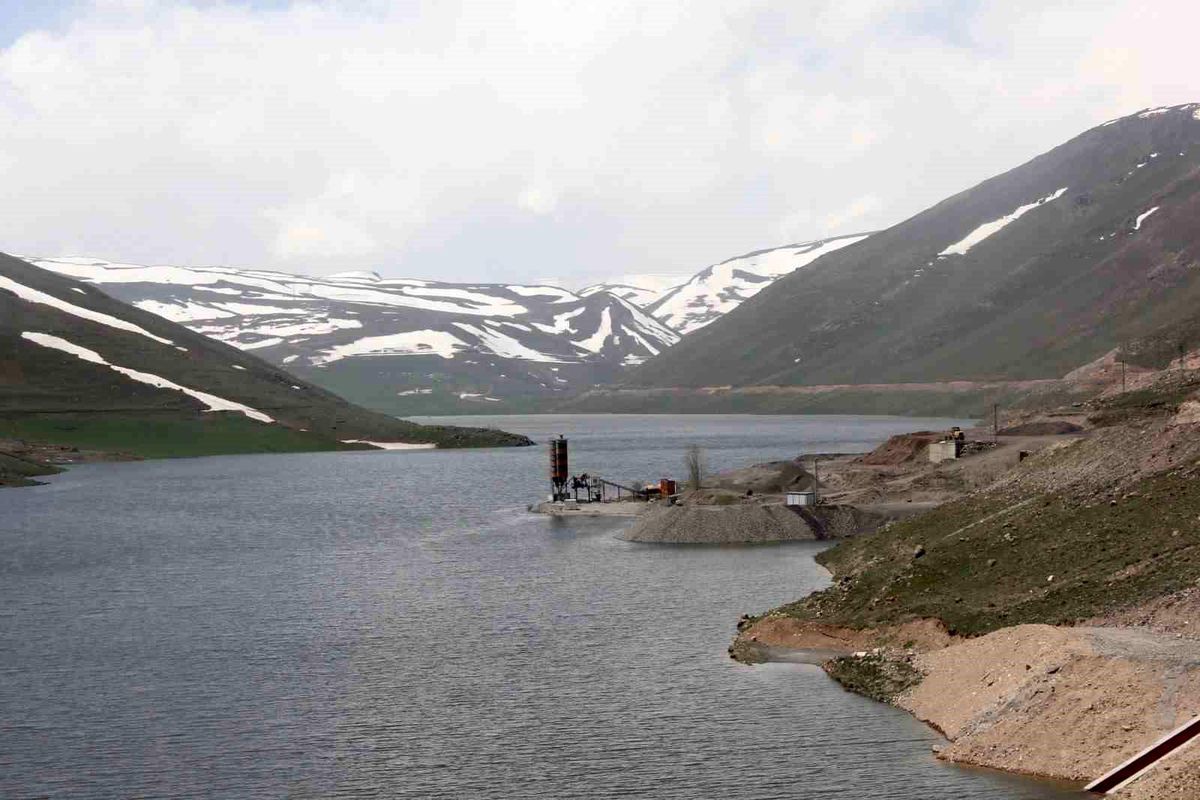 Su tutmaya başlayan Ünlendi Barajı çevresindeki köyler için 134 kilometrelik yeni yol yapılacak