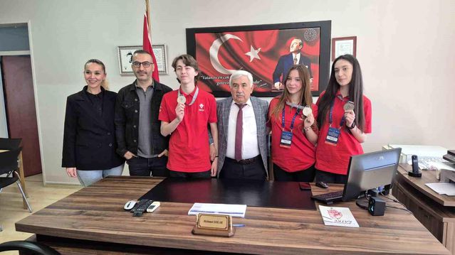 Tekirdağlı öğrencilerden büyük başarı: Türkiye ikincisi oldular