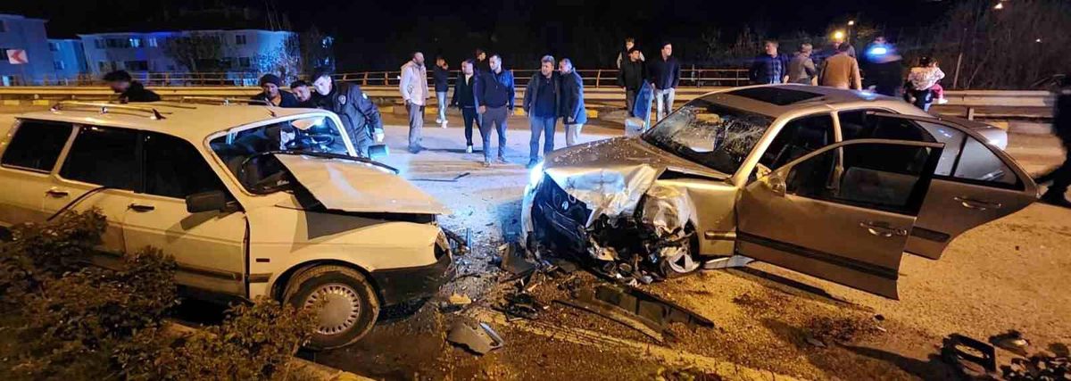 Ters istikametteki alkollü sürücü kazaya yol açtı: 6 yaralı