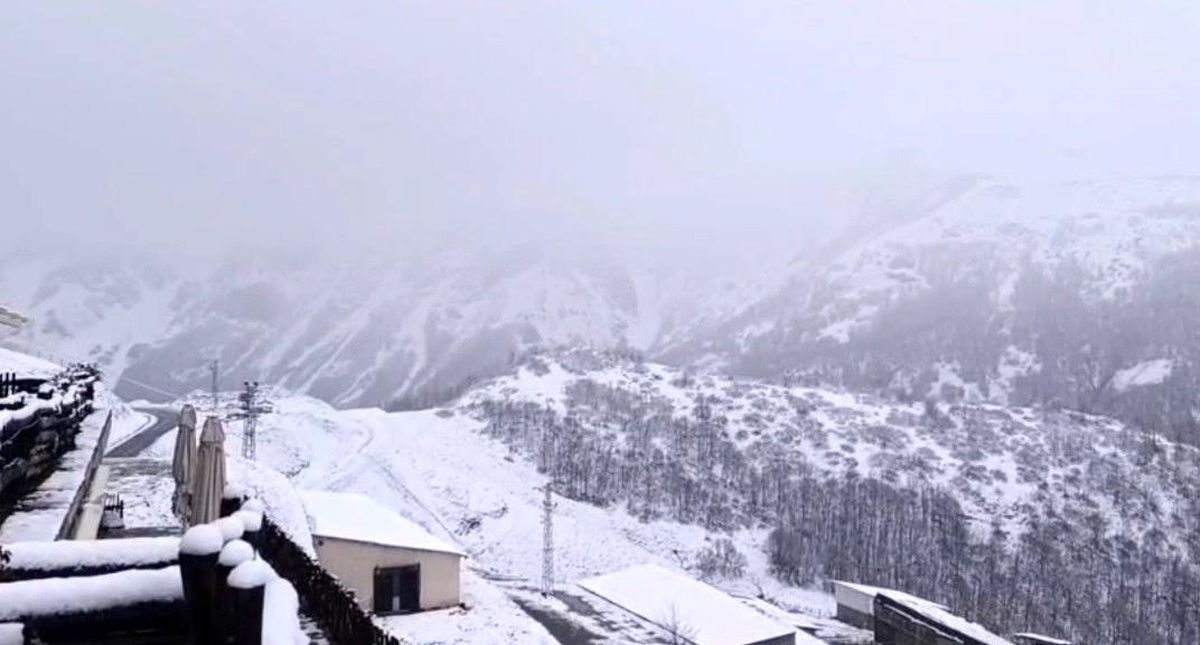Tunceli'ye bahar ortasında kar sürprizi