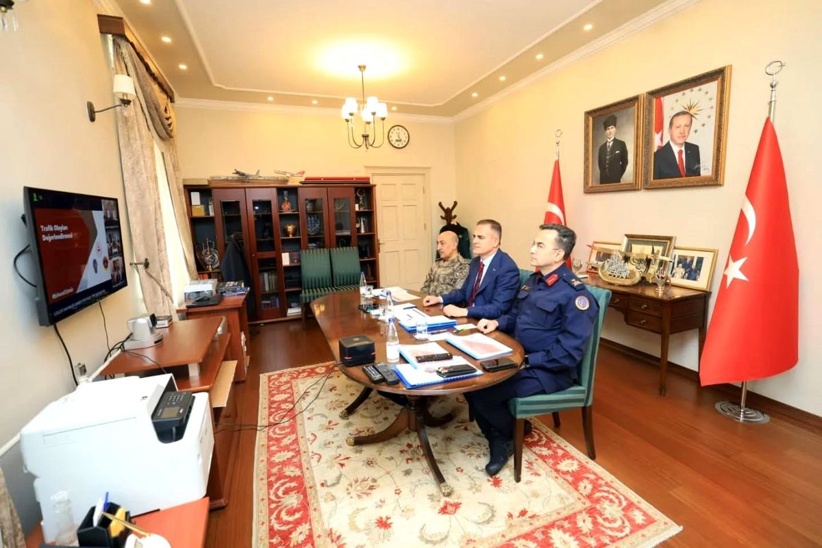Vali Akbıyık trafik toplantısına katıldı