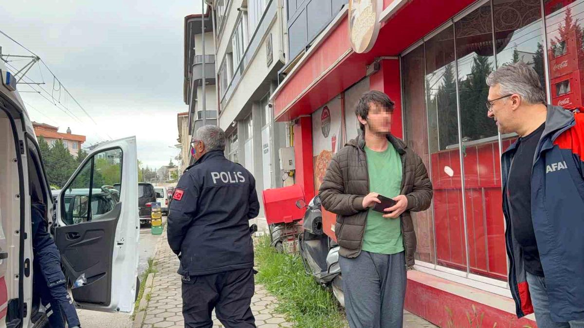 Zehirlendiği düşünülen ve ekipleri teyakkuza geçiren öğrencinin kulaklıkla uyuduğu ortaya çıktı
