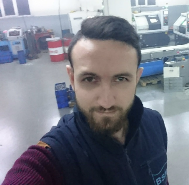 beyoglunda 28 yasindaki genc e 19821198 4821 2 m