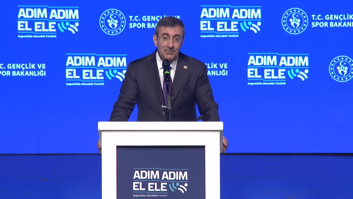 Cevdet Yılmaz, 'Adım Adım El Ele: Bağımlılıkla Mücadele Hareketi Programı'nda konuştu